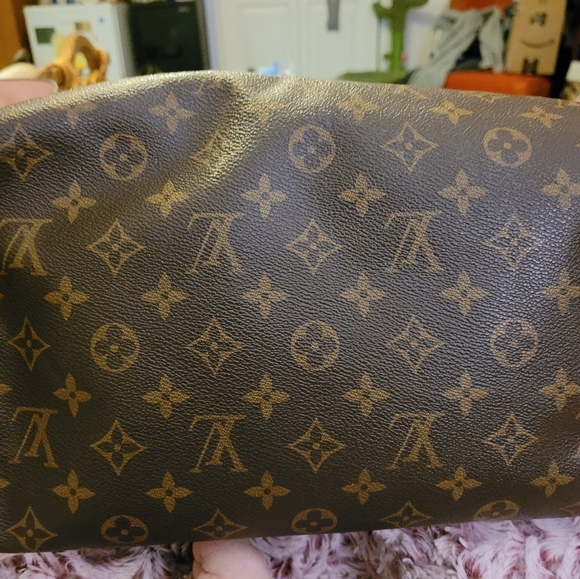 EMT Louis Vuitton vintage speedy 30 all LV ❤️s should have one - Picture 9 of 16